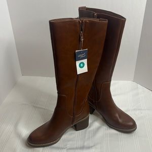 NWT Universal thread brown riding boots